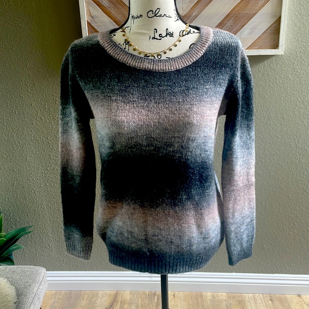 Venus XS Grey & Pink Sweater